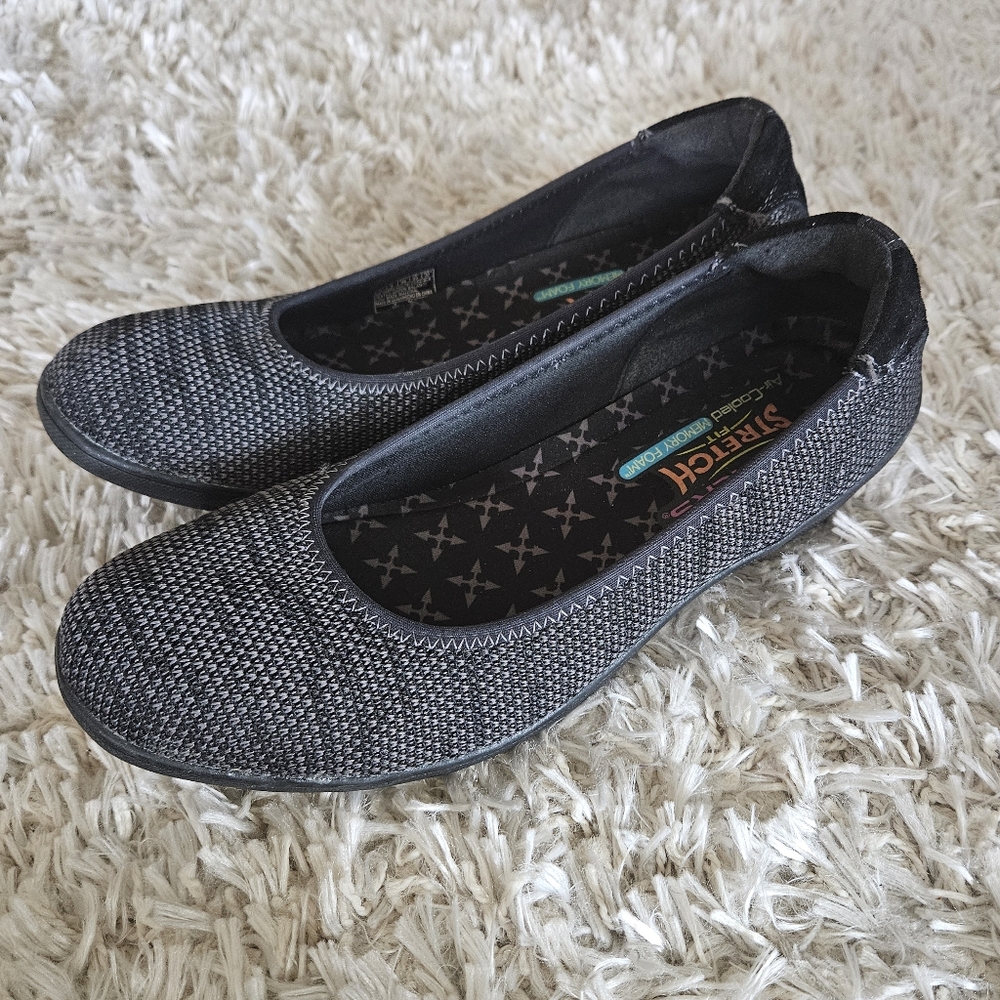 Skechers Women's Black Knit Flats